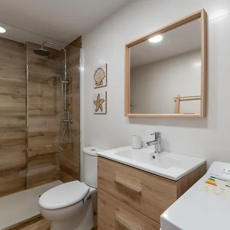 Renovated On Beachside With Pool Nerja