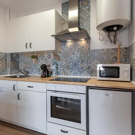 Apartment Renovated On Beachside With Pool