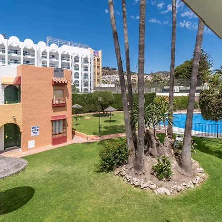 Apartment Renovated On Beachside With Pool