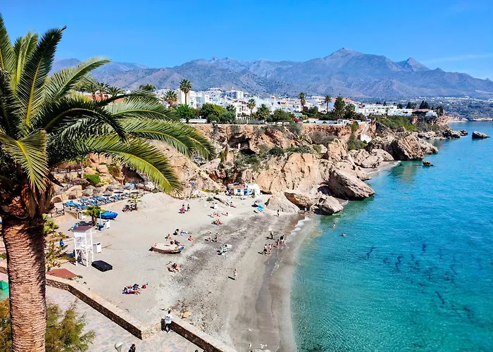 Apartment Renovated On Beachside With Pool