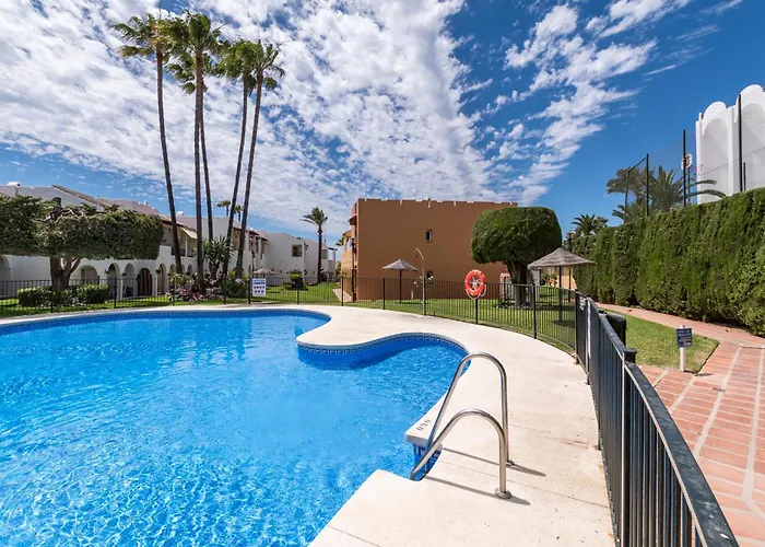 Renovated On Beachside With Pool Apartment Nerja