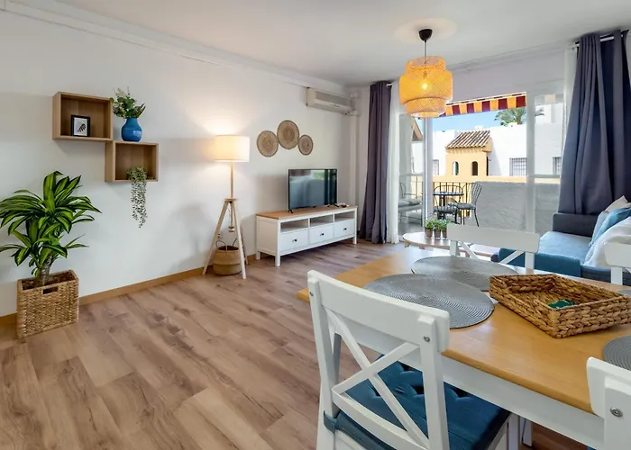 Apartment Renovated On Beachside With Pool *