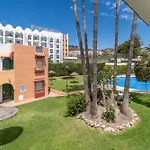 アパート Renovated On Beachside With Pool