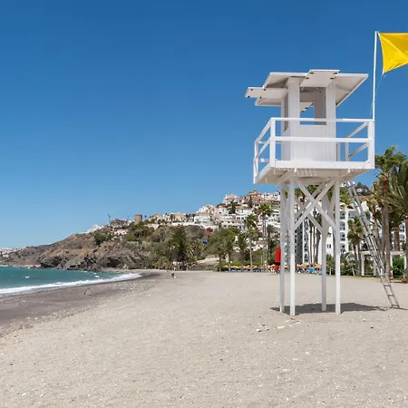 Renovated On Beachside With Pool *