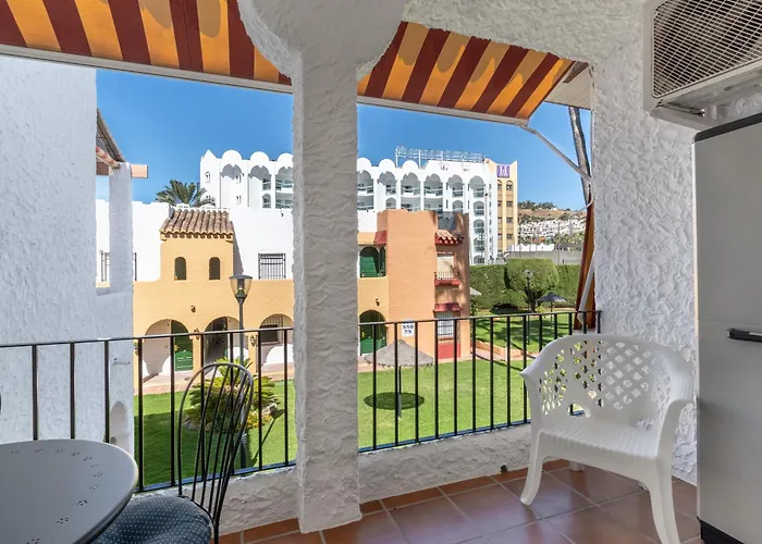 Renovated On Beachside With Pool Апартаменты *