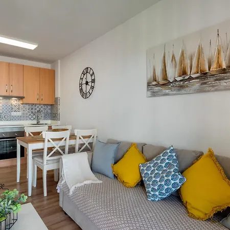 Renovated On Beachside With Pool Apartment Nerja
