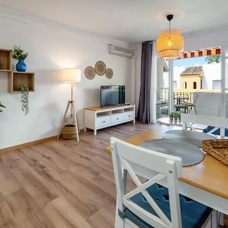 Apartment Renovated On Beachside With Pool *